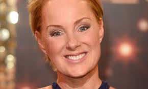 How tall is Sally Dynevor?